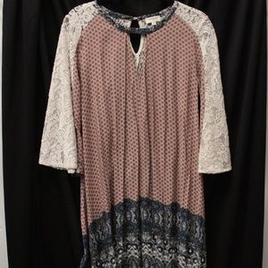 Laced sleeve tunic